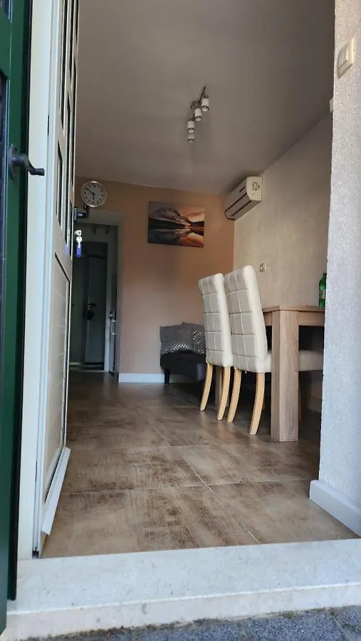 Live In Split Apartment 0*,